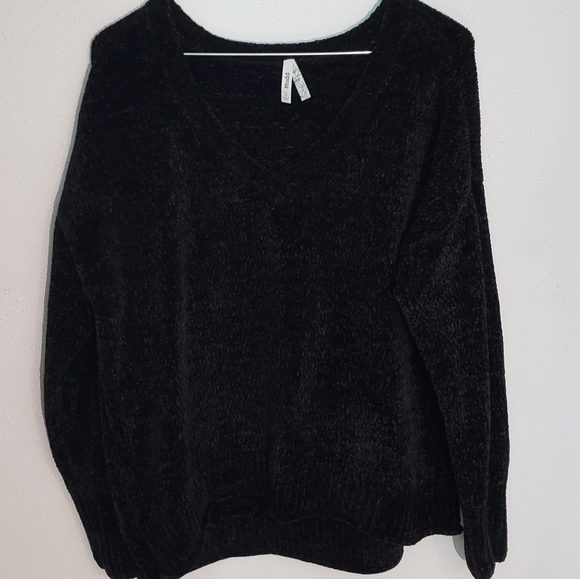 Mudd V-neck Sweater - Picture 3 of 5